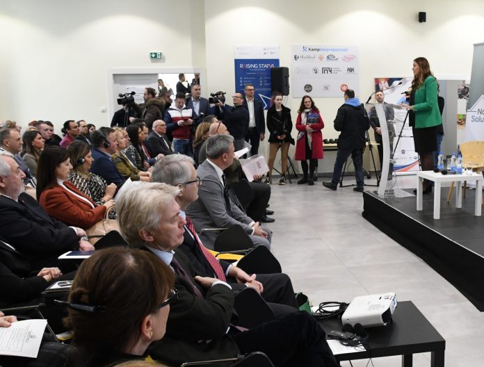 fotografija 3 - ambasadorka Švedske Anika Ben David otvara konfernciju