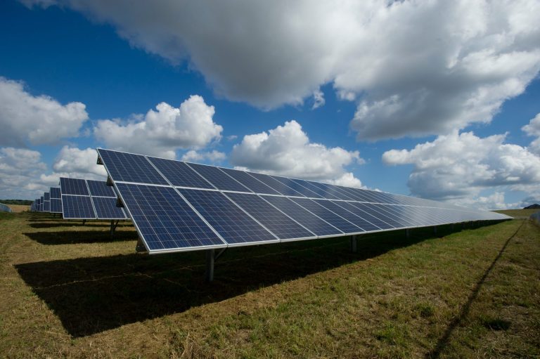 Nove kineske investicije u srpski energetski sektor – u planu fabrika solarnih panela