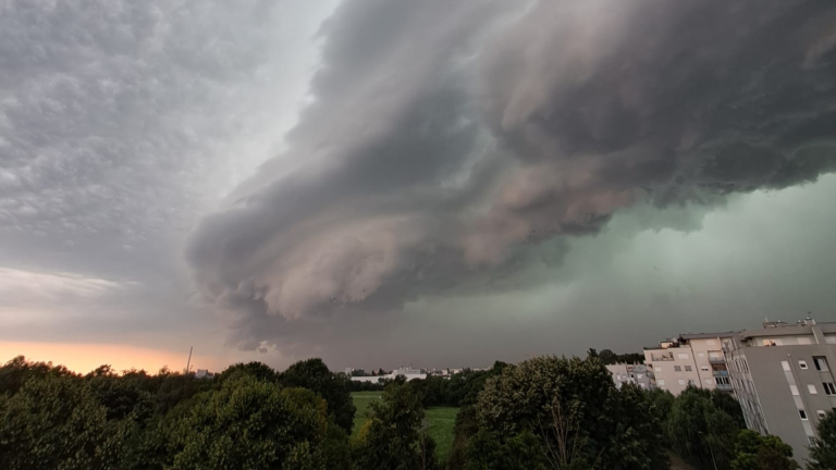 Ekstremne klimatske nepogode upozorenje su prirode da je nužna promena načina života