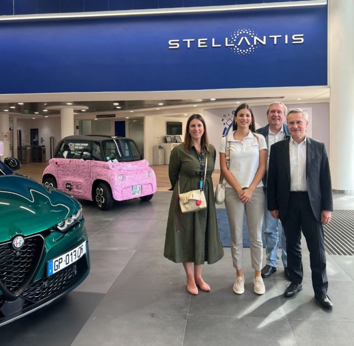 Slika sa kraja prakse u kompaniji Stellantis sa mojim mentorima