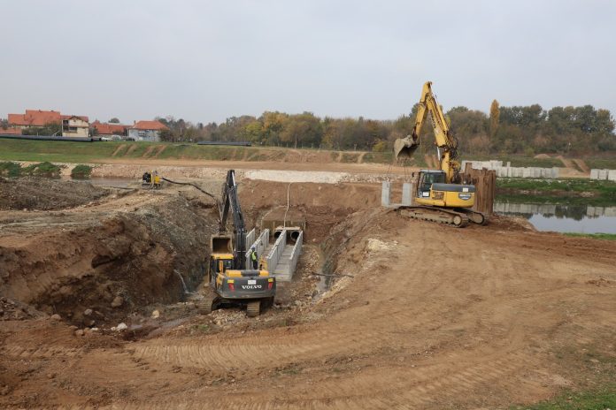 IMG-922e5548bd19057a9fb91b0f52daf3a2-V