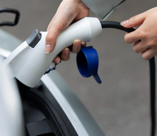 Kako Švajcarska namerava koristiti EV vozila i pumpe u energetskoj strategiji