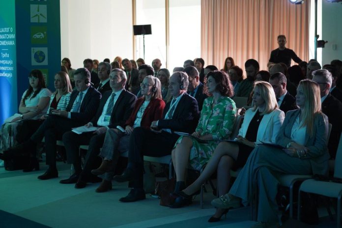 Uvodničari Dijaloga o klimatskim promenama (Foto Jakov Simović, UNDP Srbija)