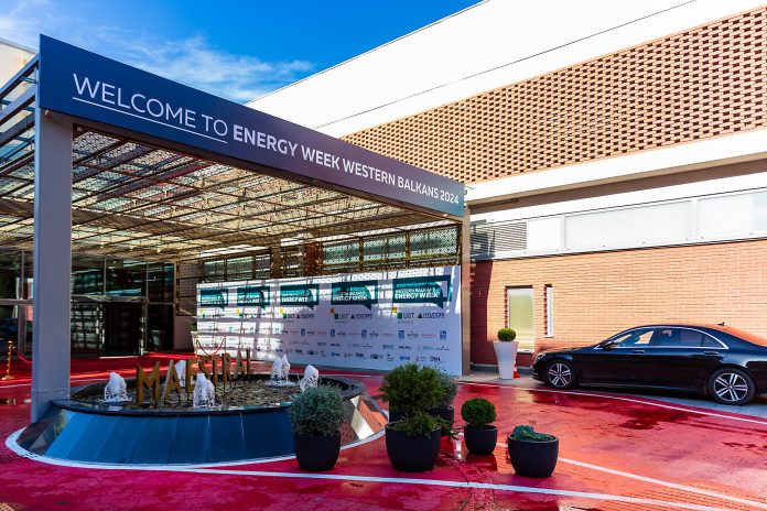 entrance banners prime