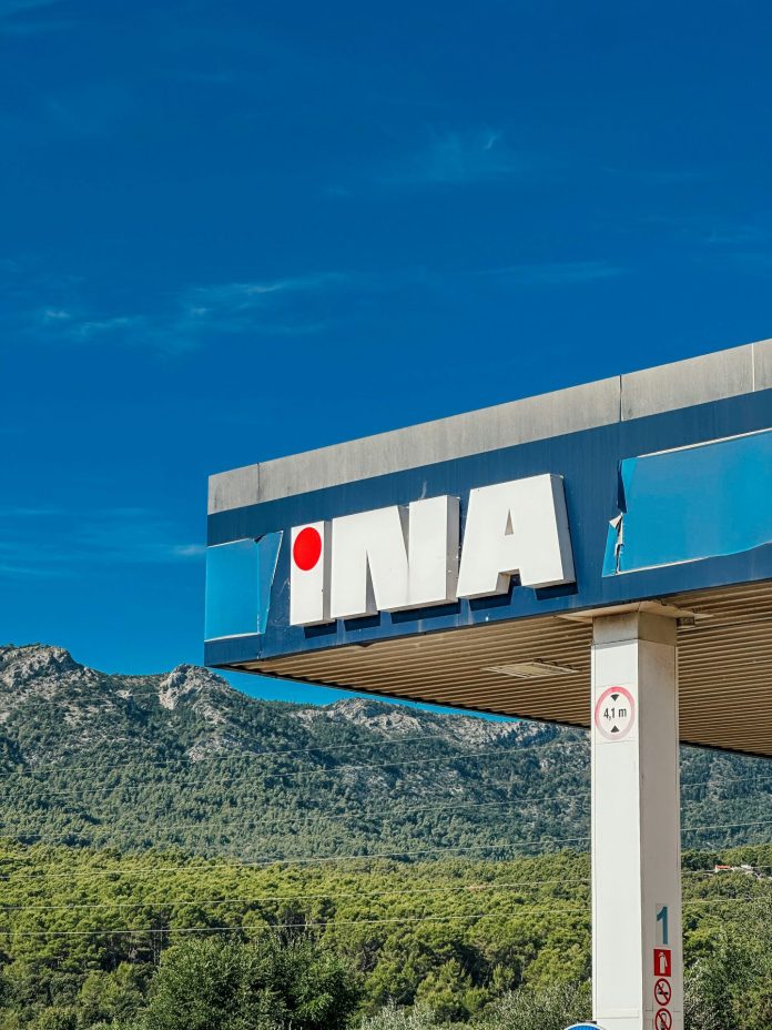 nafta, INA, pumpa INA